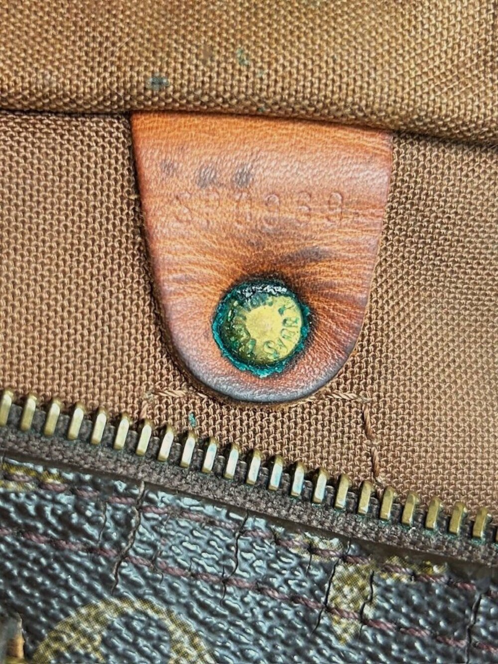 LOUIS VUITTON Monogram Speedy 30 - Picture 9 of 14